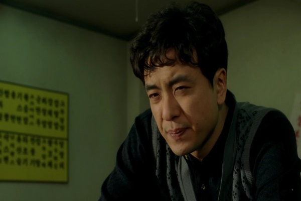  여러 드라마에서 주로 젠틀한 귀공자 연기를 주로 했던 김승우는 <신장개업>으로 파격적인 연기변신을 시도했다.