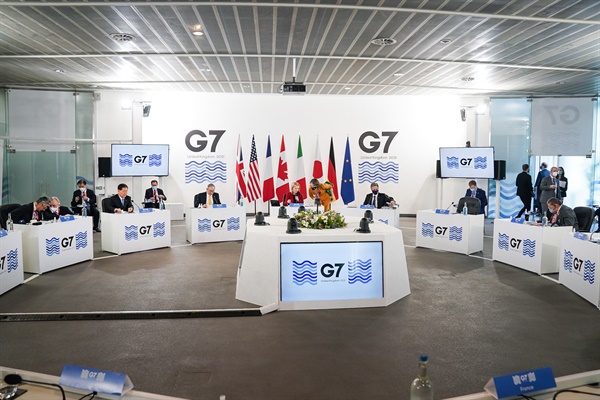 정의용 외교부 장관(왼쪽 2번째)이 11~12일(현지시간) 영국 리버풀에서 열린 주요 7개국(G7) 외교개발장관 확대회의에 참석해 공급망 복원과 인프라 투자 확대 공조 등에 대해 논의했다.