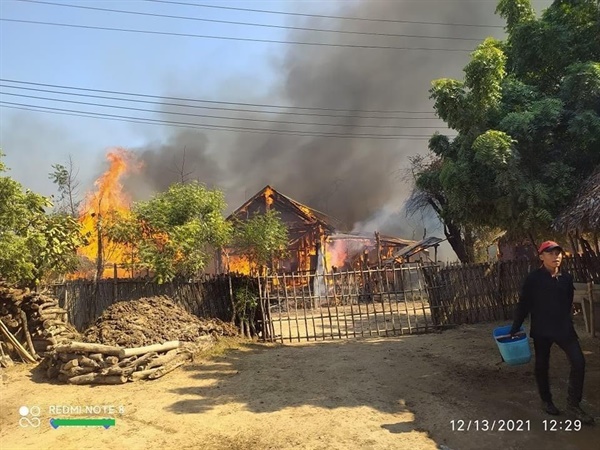 13일 아침 사가잉주 몽유와 아야도 지역 깨바마을 가옥 화재.