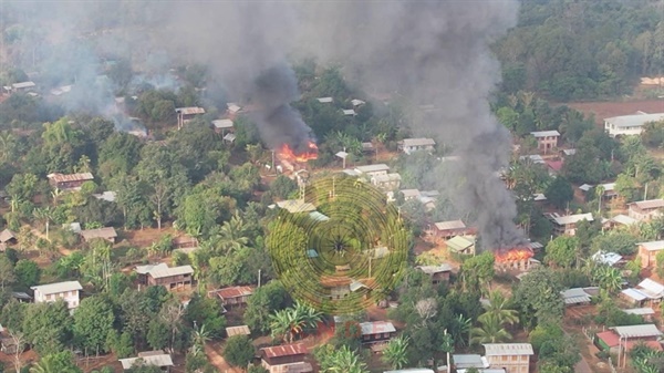 20일 아침 카렌니주 롸이꼬시 꾼나가로쿠 마을 화재.