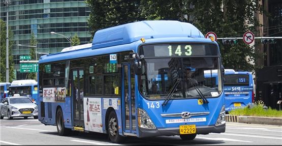 서울의 대진여객 143번 버스는 정릉 차고지(북한산 입구)에서 개포중학교까지 운행한다.