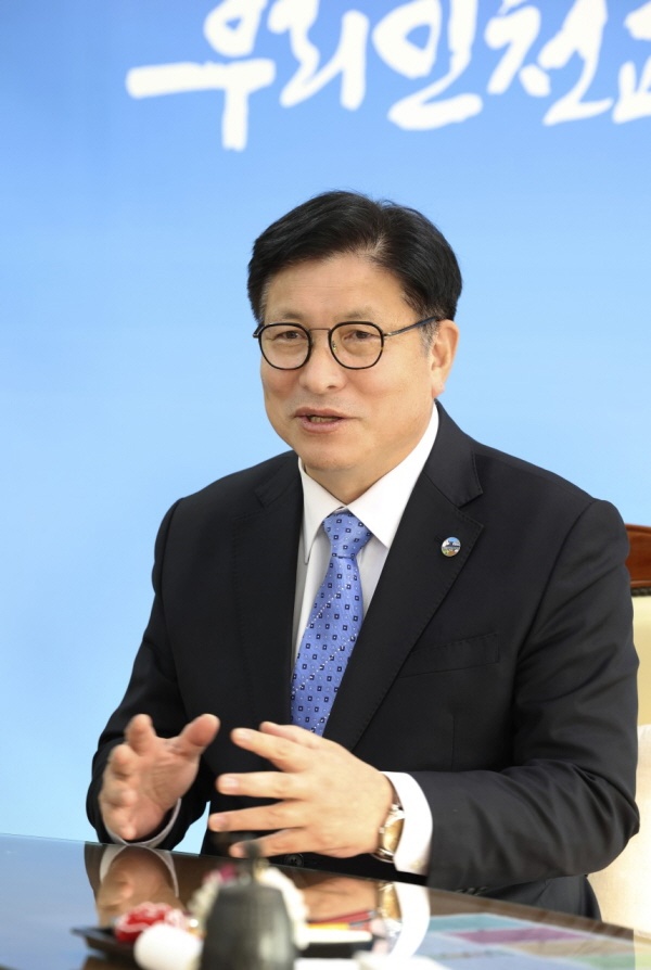 도성훈 인천시교육감은 2022년 정책방향을 '교육회복, 함께 가는 미래'로 제시했다.