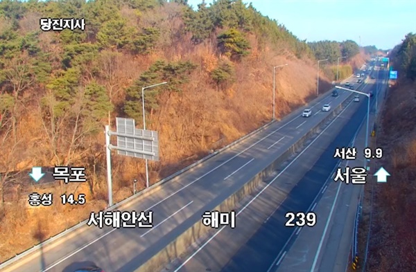 31일 오전 11시 서해안고속도로 목포쪽 방향 홍성에서 광천까지 구간은, 제한속도 110킬로까지 낼 수 있었다. 이같은 차량 흐름은 서울쪽 방향도 마찬가지였다.