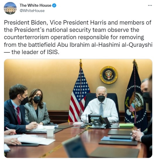 조 바이든 미국 대통령의 아부 이브라힘 알하시미 알쿠라이시 사살 작전 참관을 보여주는 백악관 트위터 계정 갈무리.