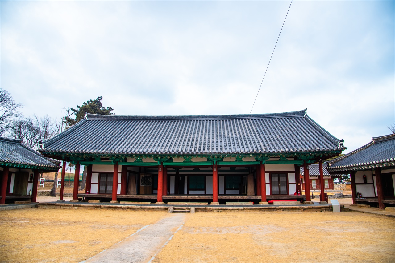 보물 제2097호 경주향교 명륜당. 향교 강학공간이며, 2020년 12월 28일에 보물로 지정되는 경사를 맞았다.