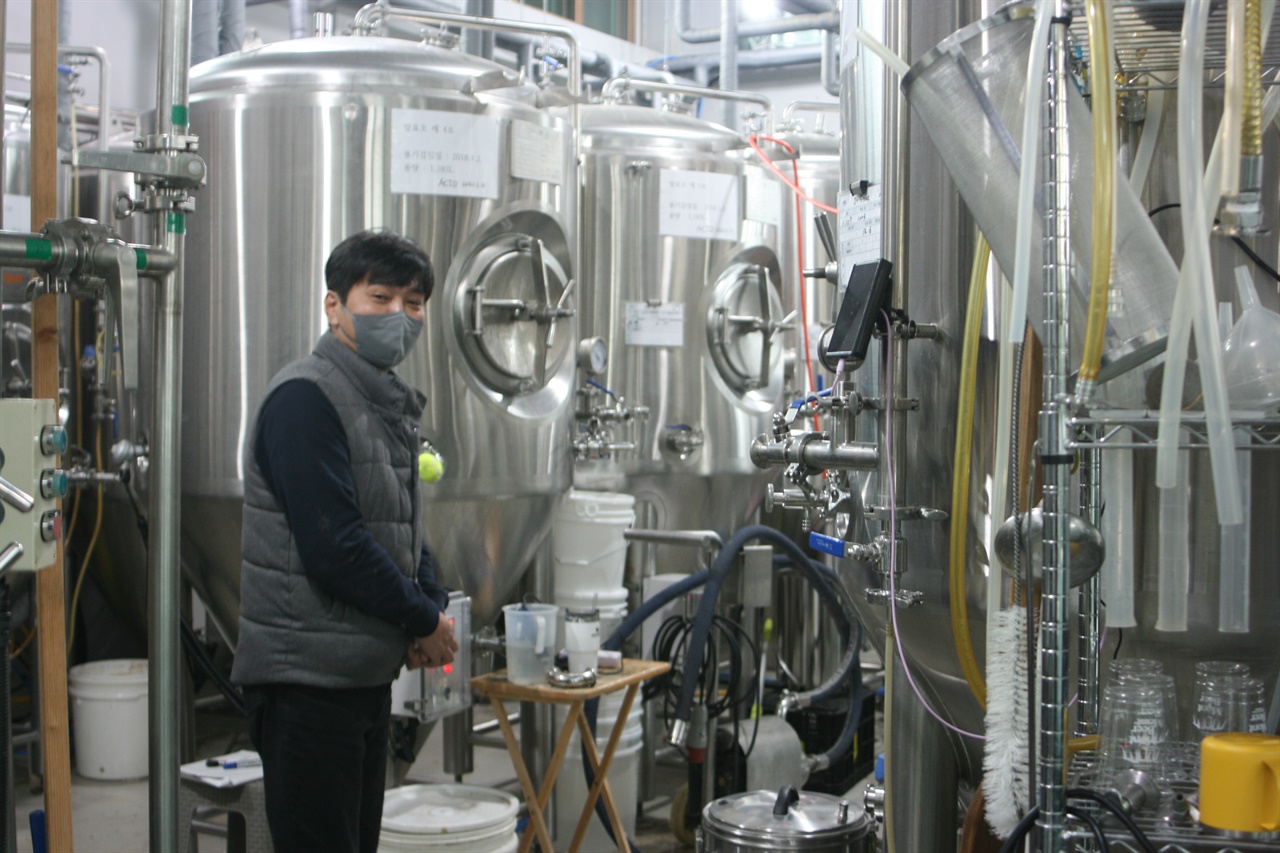 크래프트 유니온의 박도영 이사는 김진용 이사장과 동호회에서 만나 수제 맥주 사업으로까지 발전시켰다. 