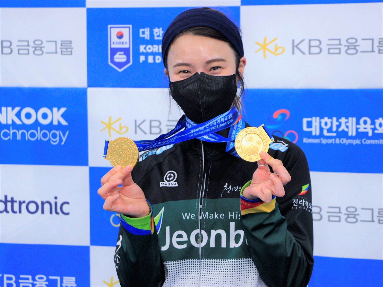  국내 컬링대회에서 첫 2연패를 달성한 전북도청 엄민지 선수.