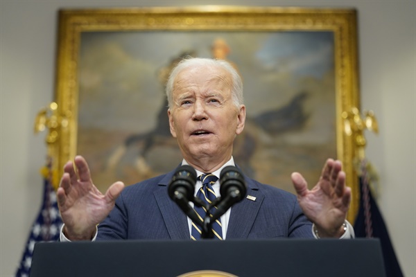 조 바이든 미국 대통령이 지난 11일(현지시간) 백악관에서 러시아의 최혜국 대우 박탈 등 추가 제재 조치를 발표하고 있다.