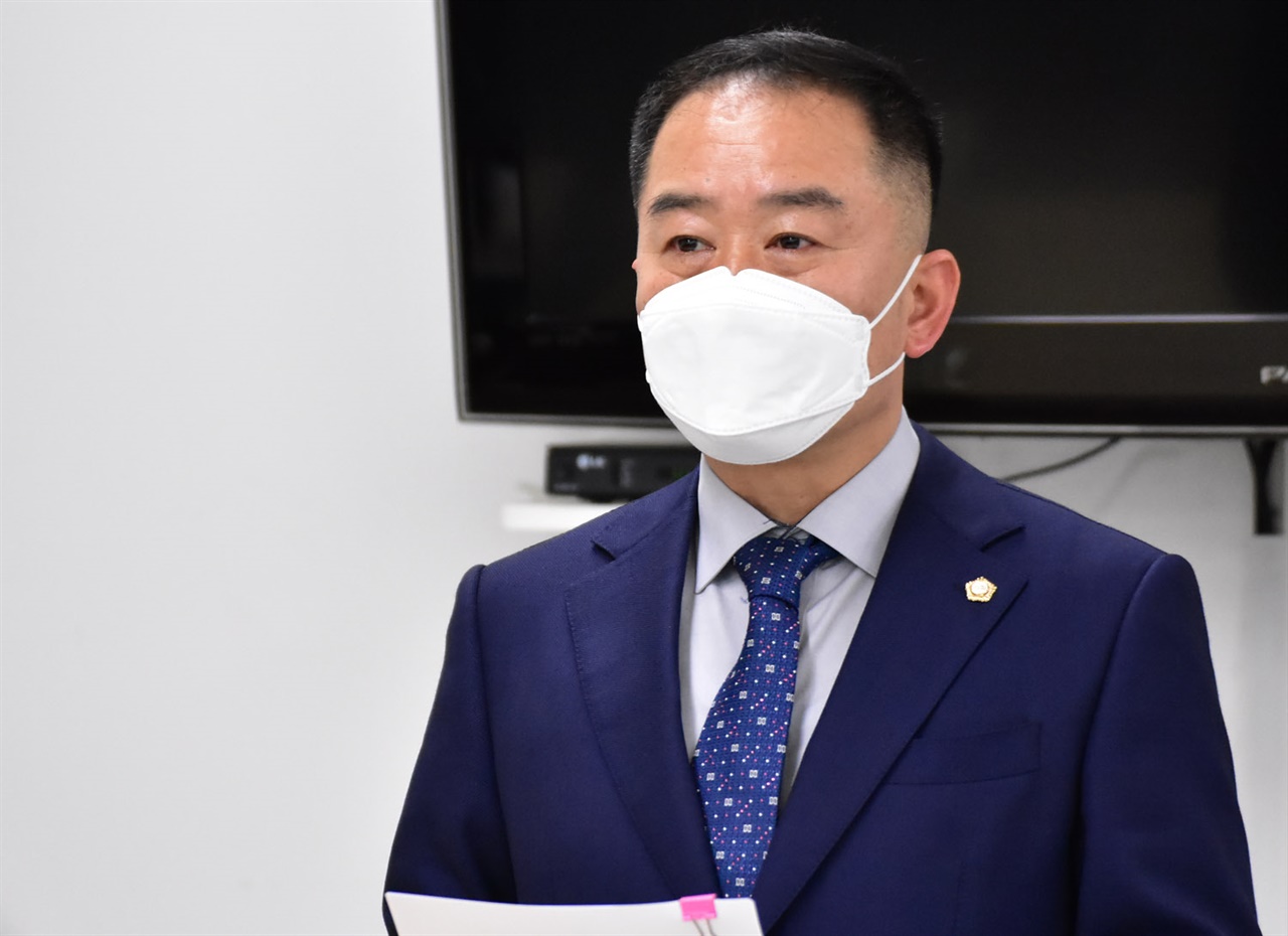 광주시의회 더불어민주당 박현철 의원이 18일 광주시장 출마를 선언했다. 
