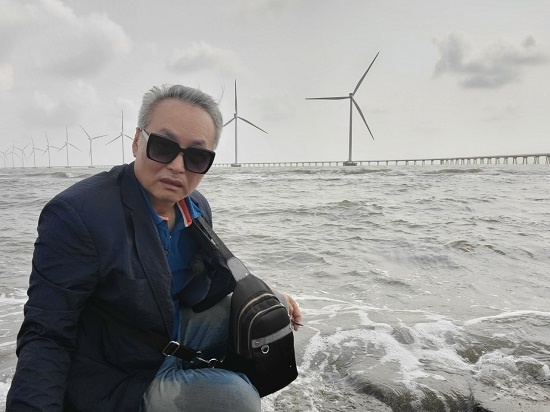한국기업이 투자해서 건설한 아름다운 베트남 짜빈 바다의 풍력 밣전 