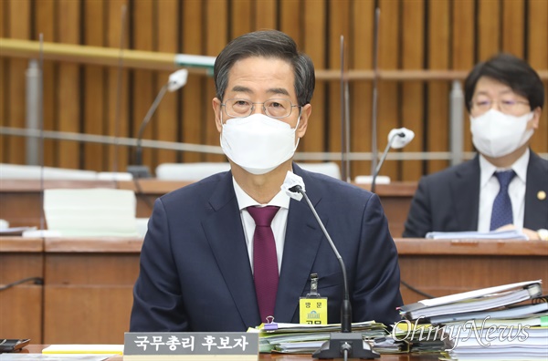 한덕수 국무총리 후보자가 3일 오전 서울 여의도 국회에서 열린 인사청문회에서 의원 질의에 답변하고 있다.