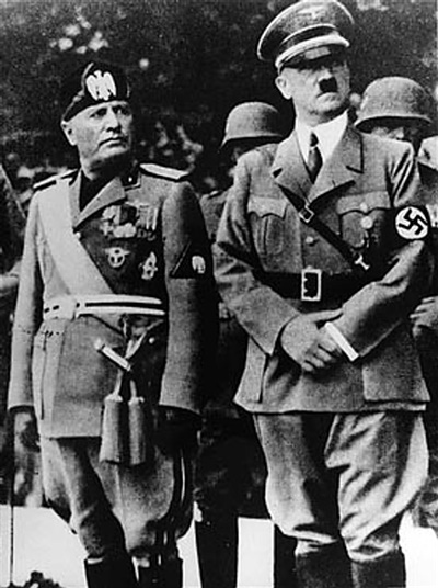 무솔리니(왼쪽)와 히틀러