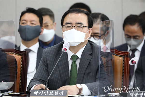 김성한 국가안보실장이 지난 17일 오후 국회에서 열린 운영위원회 전체회의에 출석해 의원들의 질의에 답하고 있다.