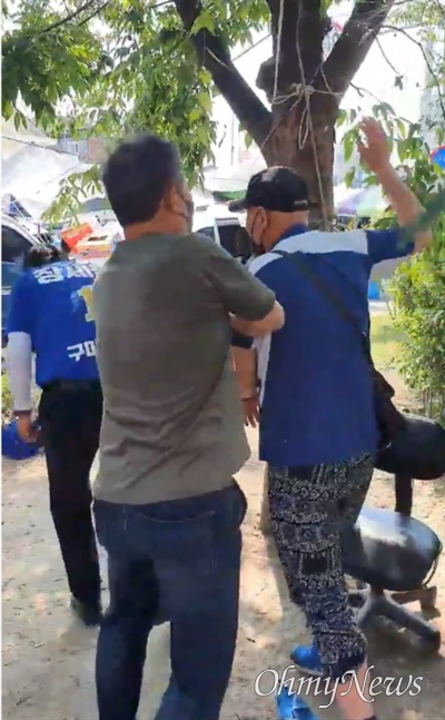 지난 22일 오후 경북 구미시장에 출마한 장세용 후보가 선산 5일장에서 유세 도중 선거운동원이 술취한 남성 3명으로부터 집단 폭행을 당해 경찰이 수사에 나섰다.