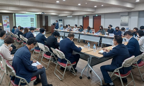 6월 26일 오후 경남이주민노동복지센터 강당에서 열린 맘프 추진위원회 회의.