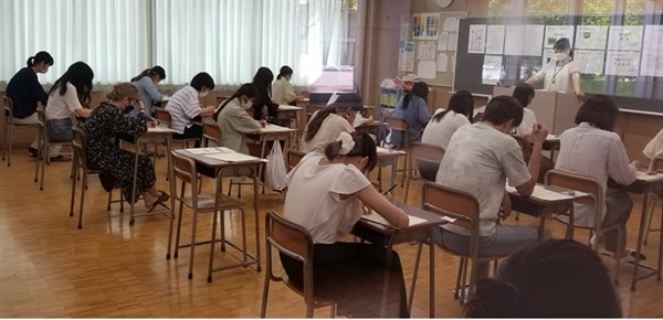 지난 7월 10일 토오타니중고등학교에서 실시된 한국어능력시험 교토 시험장 모습.