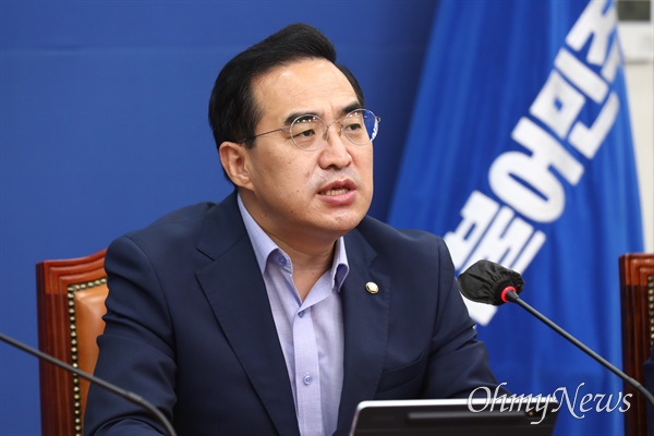 더불어민주당 박홍근 원내대표가 27일 오전 국회에서 열린 비상대책위원회의에서 발언하고 있다. 
