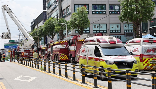 5일 오후 환자와 간호사 등 5명이 사망한 경기도 이천시 관고동 병원 화재 현장 모습. 