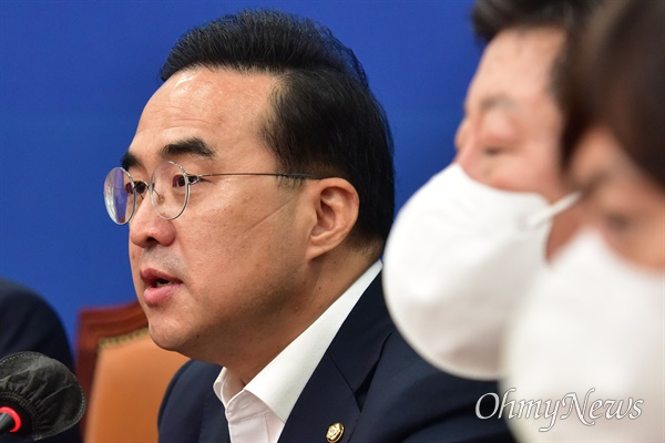 더불어민주당 박홍근 원내대표가 12일 오전 국회에서 열린 비상대책위원회의에서 발언하고 있다. 