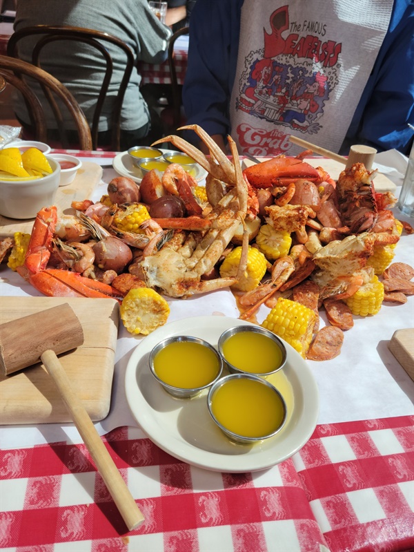 시애틀에 유명한 맛집 시푸드 크랩팟(Crab Pot)