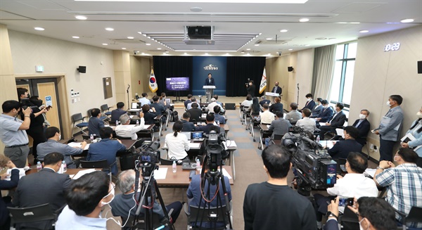 화성시는 27일 화성시청 대회의실에서 '민선 8기' 첫 시정브리핑을 개최했다.  