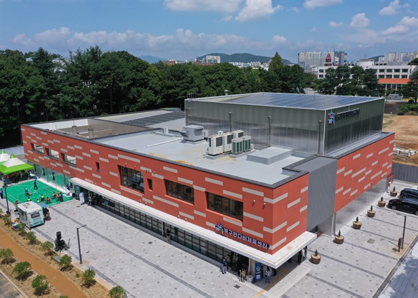 2022년 8월 18일 오전 광주 북구 광주교육대 내에서 전국 1호 반다비체육센터 개관식이 열리고 있다.