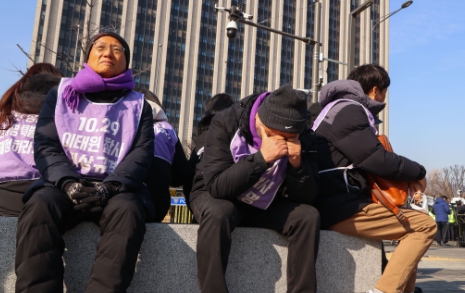 사람들이 죽어간다... 그들은 정말 절박할까