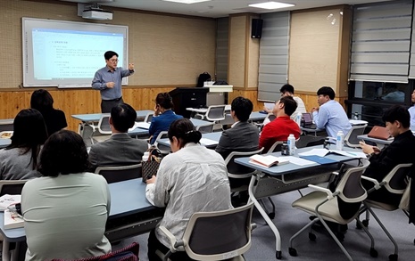 맛집 찾고 카페 데이트... 탈북청소년과 함께하는 찐 문화 체험