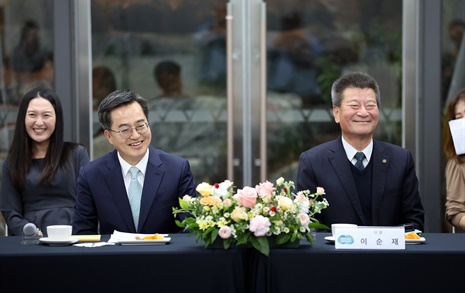 김동연, 고국 방문한 재일민단 가나가와현 대표단과 협력 논의