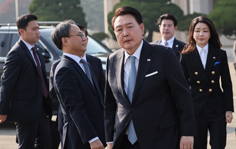 윤 대통령 국정 지지율 34%, 서울·50대·보수층에서 하락