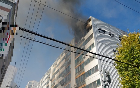 [거제] 전기 장판에서 시작된 아파트 화재, 2명 사상