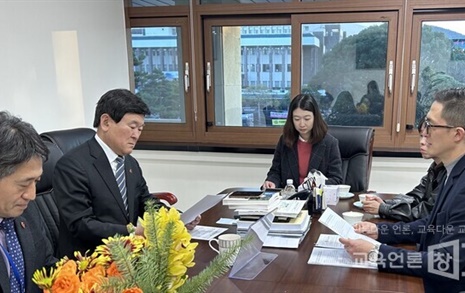 교사들 불법촬영 2차 피해 우려에... "교감·교장 인사조치 검토"