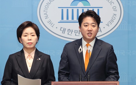[오마이포토] '여성 신규 공무원 병역 의무화' 제안한 이준석