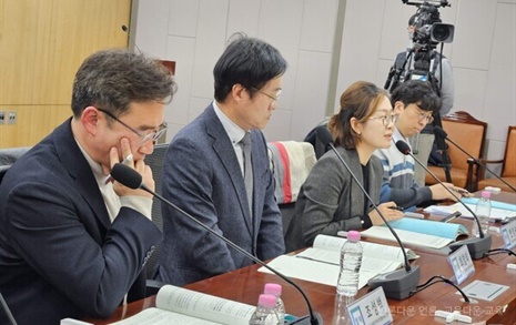 '학폭 학교 자체해결'도 조사관 개입? 교육청들 "악화 위험"