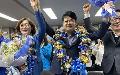 충남 아산, 민주당 복기왕-강훈식 당선... "국정 바로잡을 것"