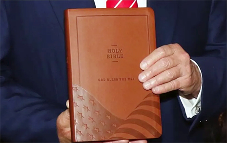 미 대선후보가 8만2천원짜리 성경책을 파는 이유