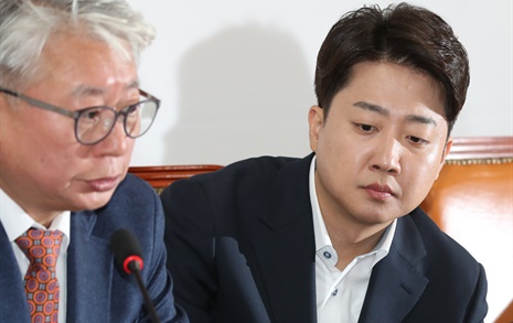 이준석 "이재명, '전 국민 25만 원 지원금' 계획 철회해야"