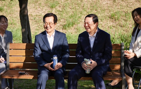 김동연, 하오펑과 6개월 만에 재회... '새로운 30년, 교류협력 심화'