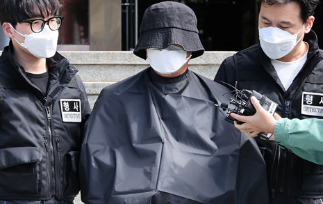 '유튜버 흉기살해' 50대, 보복살인 혐의로 검찰 송치