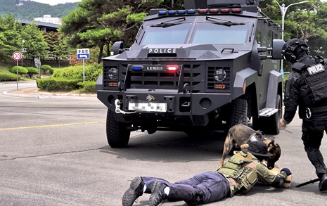 경남경찰 "테러 발생하면, 이렇게 제압하겠습니다"