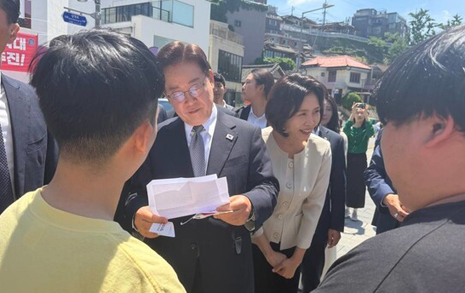 이재명 대통령 기다렸다가 편지 전했더니...이런 답변 돌아왔다