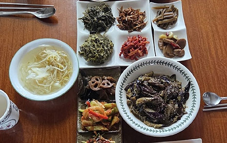  32인치 초대형 캐리어를 끌고 79세 엄마가 왔다