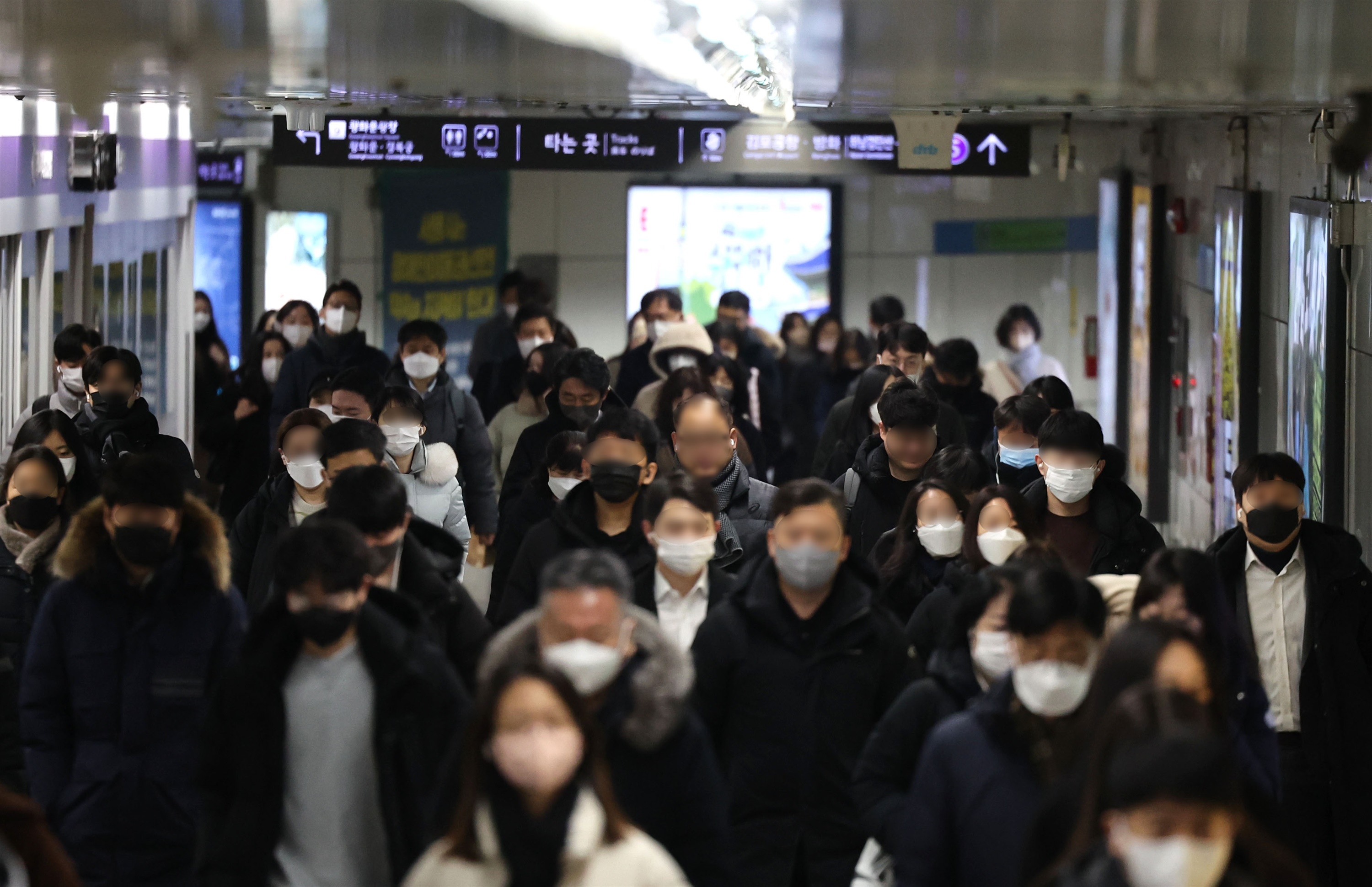 내일부터 버스·지하철·택시 안에서 마스크 착용 자율