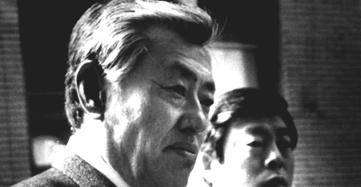 훈장 수집한 '모범경찰'의 실체... 청와대서 이런 말까지