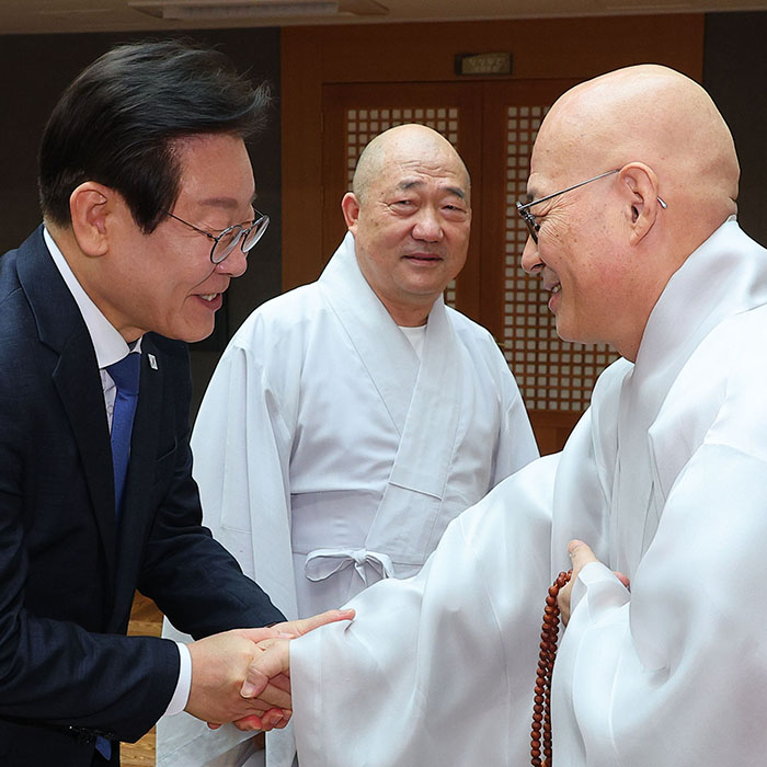 진우스님 예방한 이재명 대표