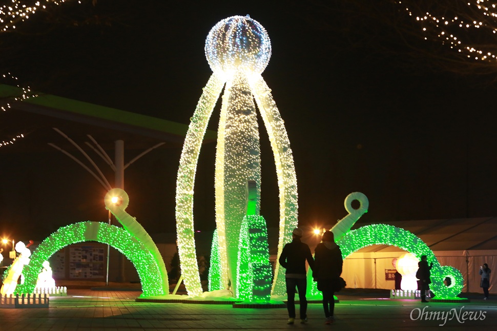  일산 호수공원 '꽃빛축제' 개막.