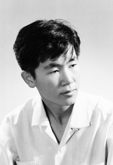  고 신영복 교수의 1962년 모습.