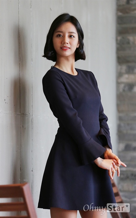  tvN 금토드라마 <응답하라 1988>에서 덕선 역의 배우 이혜리가 27일 오전 서울 성수동의 한 호텔에서 포즈를 취하고 있다.