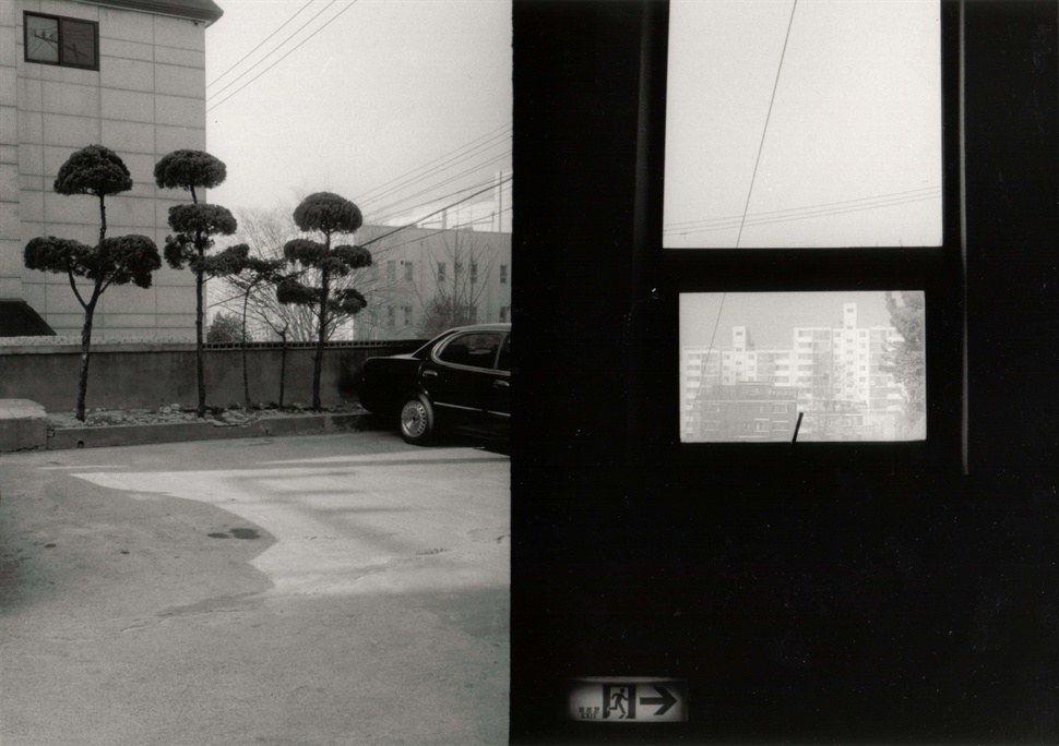  이영욱, 거울의 기억, 8x10inch, archival pigment print(1, 2), 2001. 