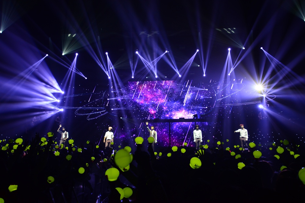 B1A4 남성 5인조 그룹 B1A4가 5일 오후 서울 한남동 블루스퀘어 삼성카드홀에서 단독 콘서트 <B1A4 라이브 스페이스 2017>을 개최했다. 이들은 4일~5일, 11일~12일 총 4회에 걸쳐 팬들을 만난다. 